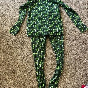 L.L. Bean Green and Black Insect Print cotton pajama set